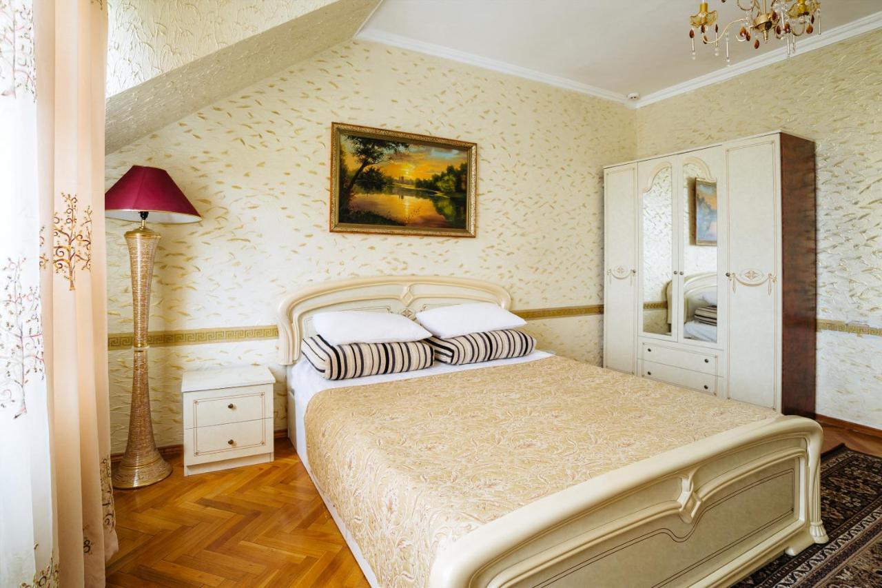 Hotel Ezio Chişinau Exteriör bild